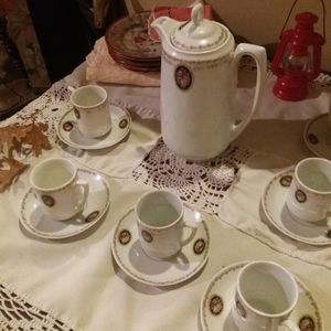 Vintage tea set in mint condition We Can Sell